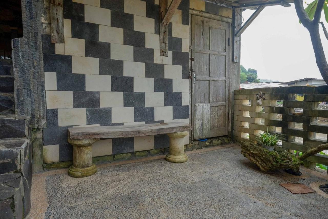 Hotel Kampoeng Drini Redpartner Brono 外观 照片